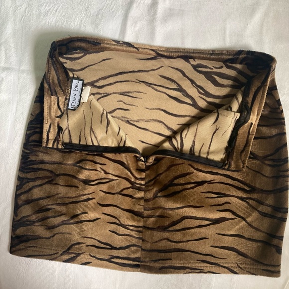 Vintage fuzzy faux tiger fur miniskirt : 90s : animal print - Picture 5 of 11